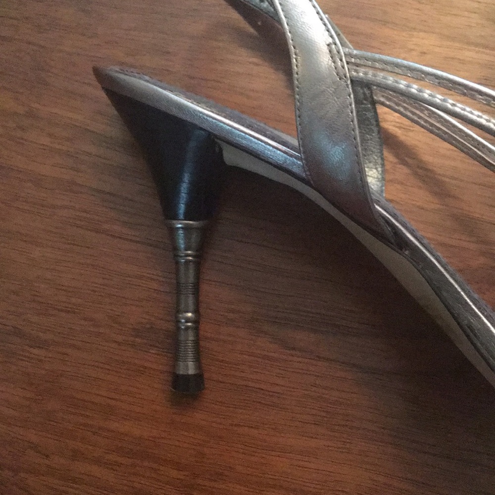 NEW Nine West Silver Strappy Heels ❤️👡❤️ - Picture 3 of 7